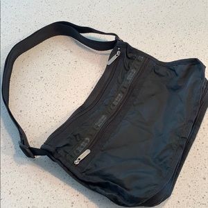 LeSportsac deluxe everyday bag in black